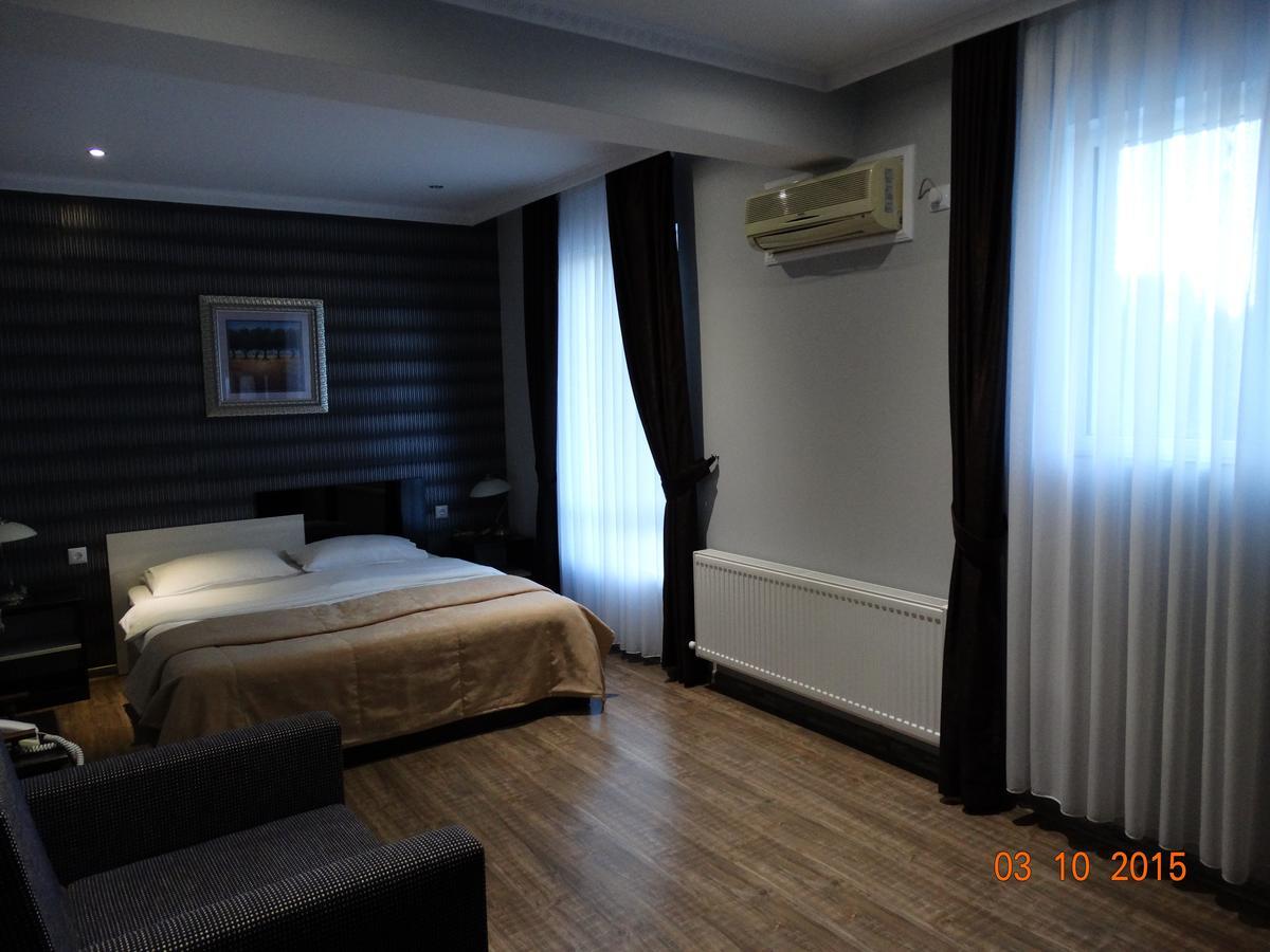 Hotel Mimoza Razgrad Luaran gambar